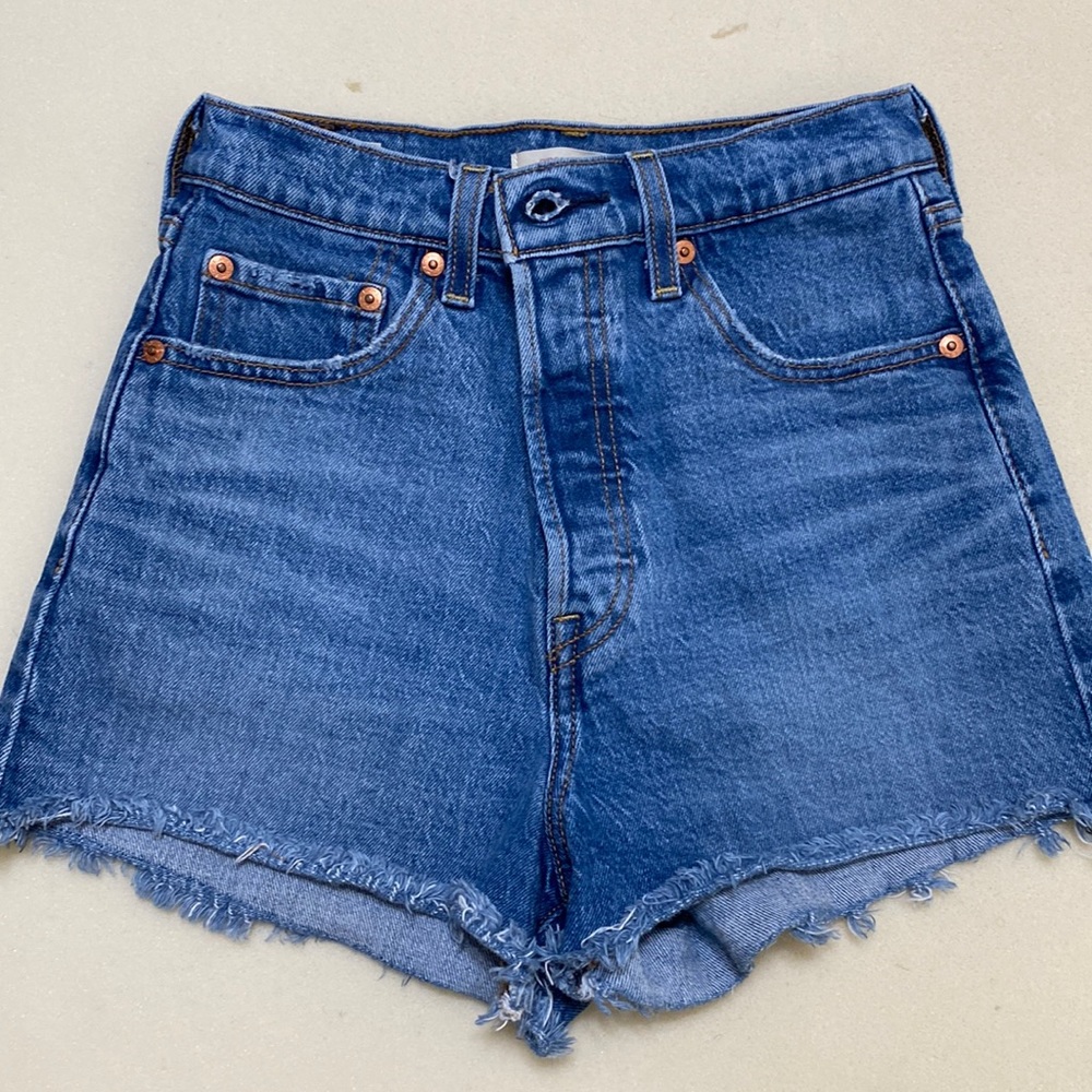 Levi’s shorts